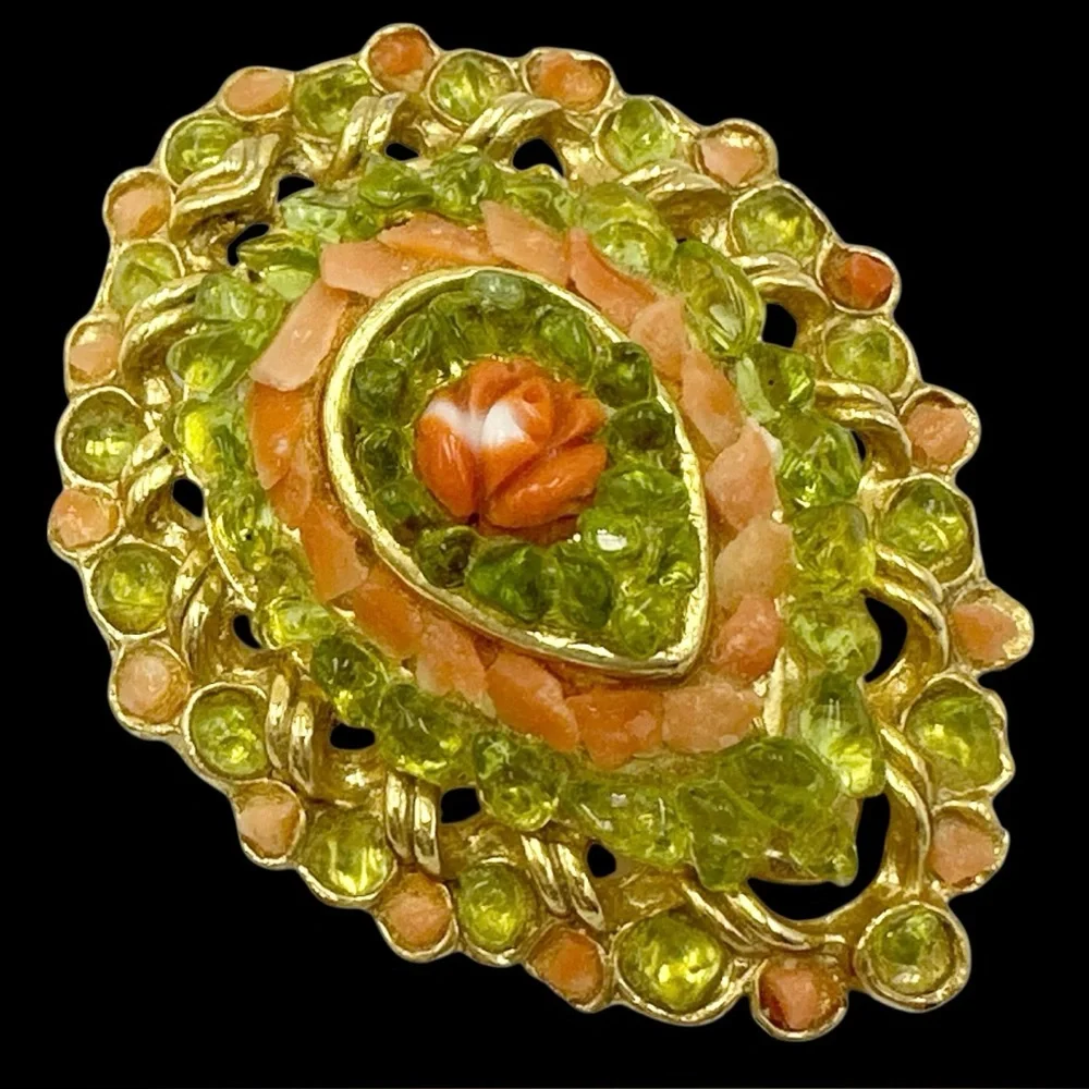 Vintage Peridot Coral Pebble Chip Carved Rose Gold Tone Brooch Pendant